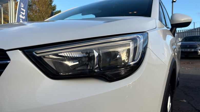 Vauxhall Crossland X 1.2T ecoTec [110] SE Nav 5dr [Start Stop] Petrol Hatchback